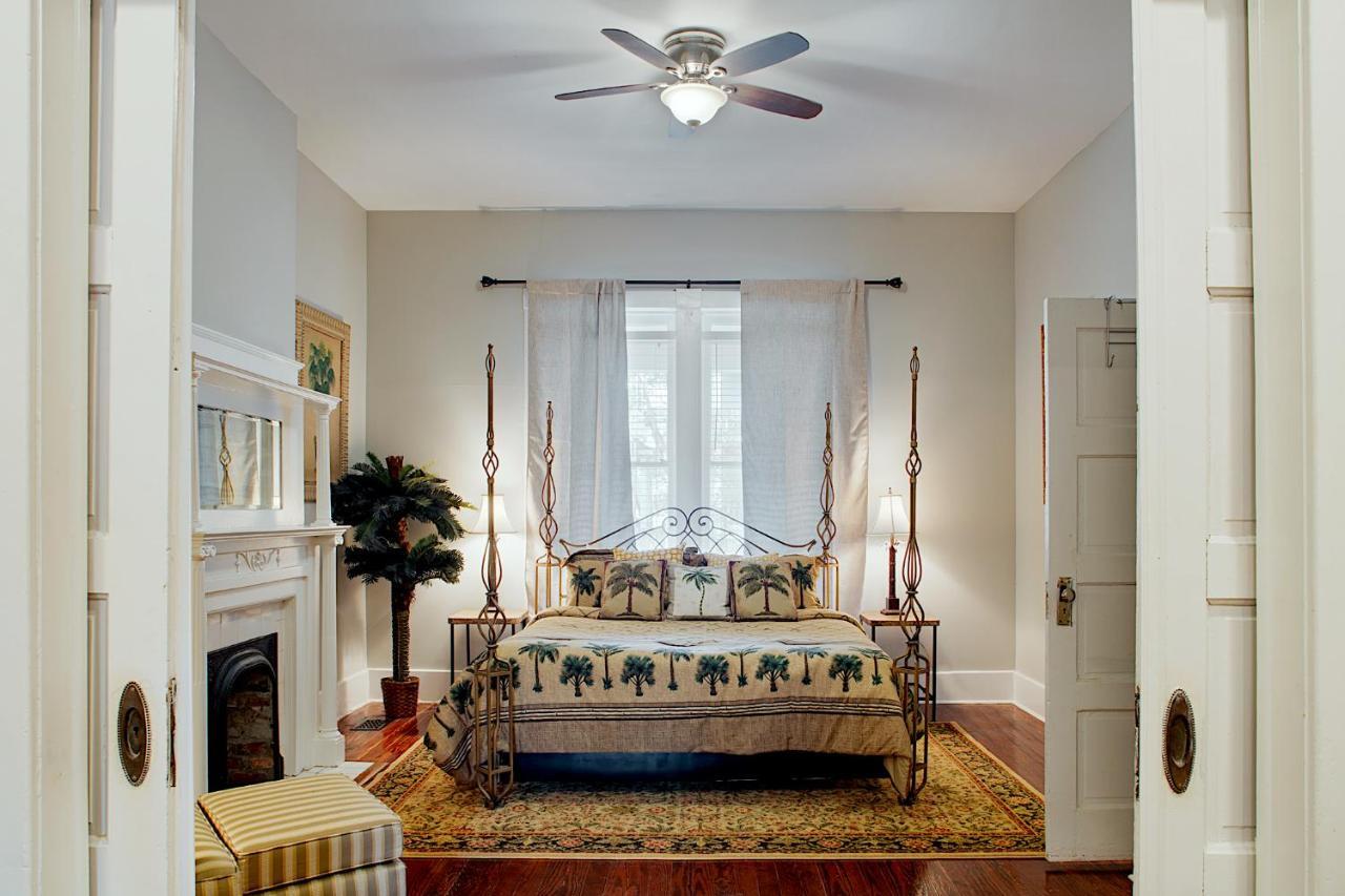 Newly Renovated Historic Savannah Townhome! Exteriör bild