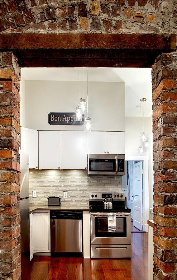 Newly Renovated Historic Savannah Townhome! Exteriör bild