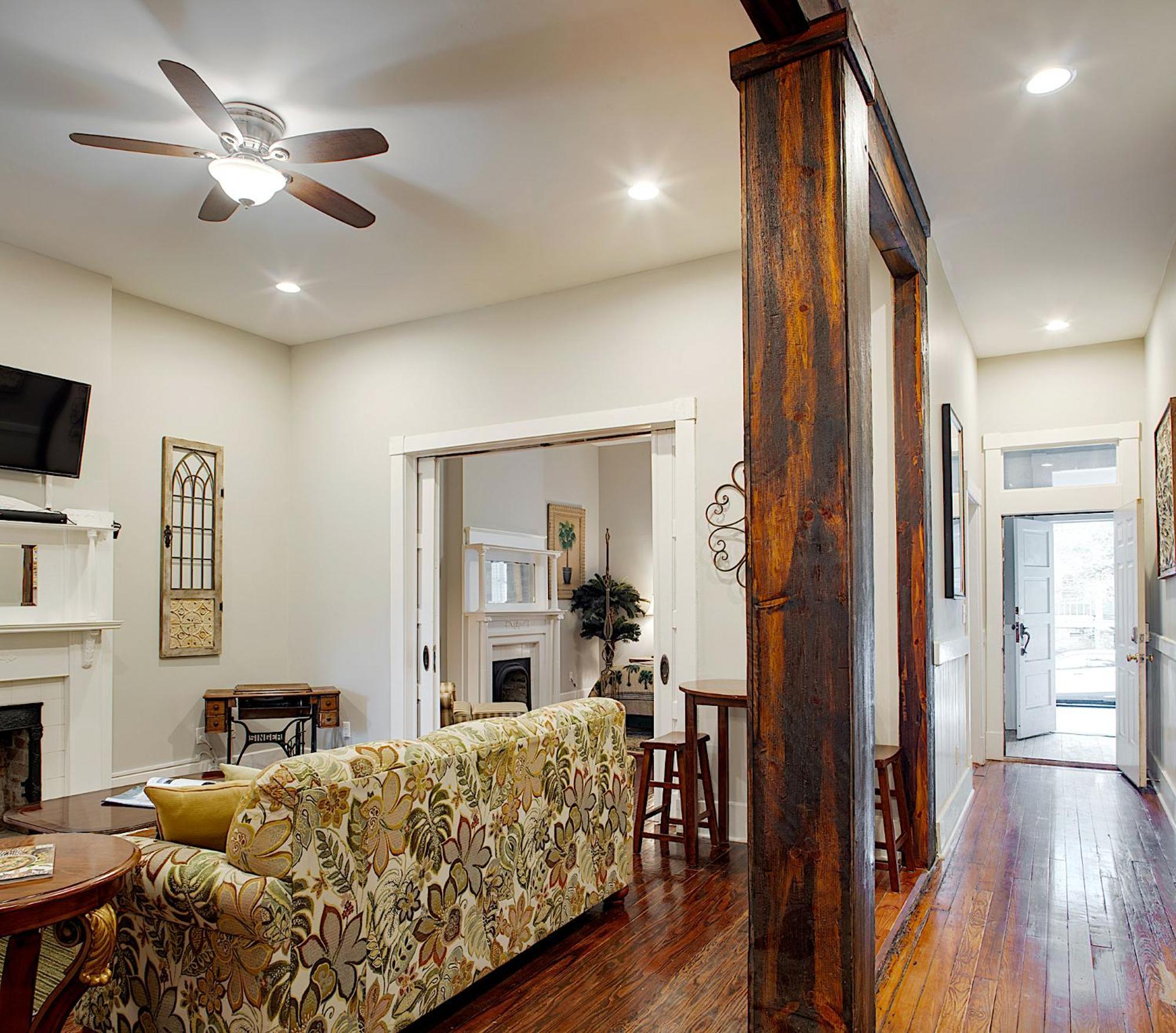 Newly Renovated Historic Savannah Townhome! Exteriör bild