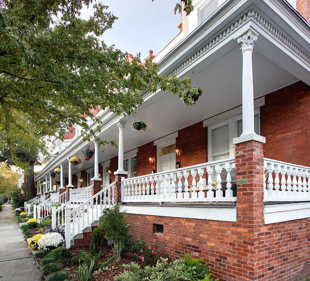 Newly Renovated Historic Savannah Townhome! Exteriör bild