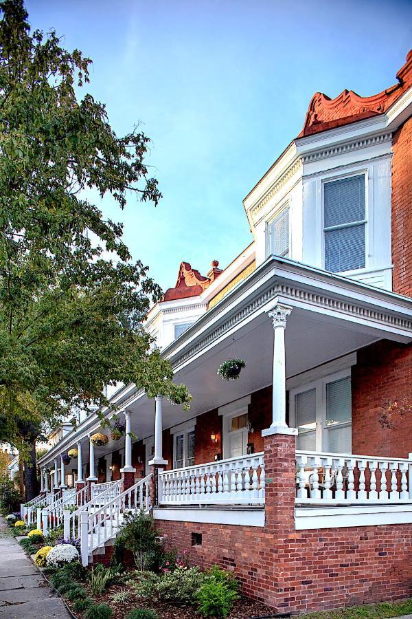 Newly Renovated Historic Savannah Townhome! Exteriör bild